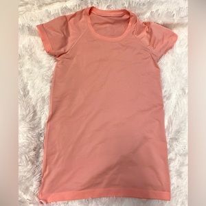 EUC Lululemon Raspberry Cream Swiftly Tech Short Sleeve Tee